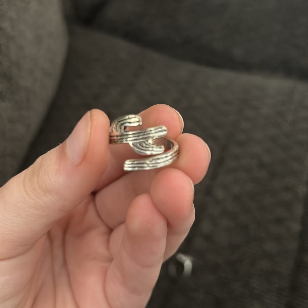 2 Catus Rings - Picture 2 of 2